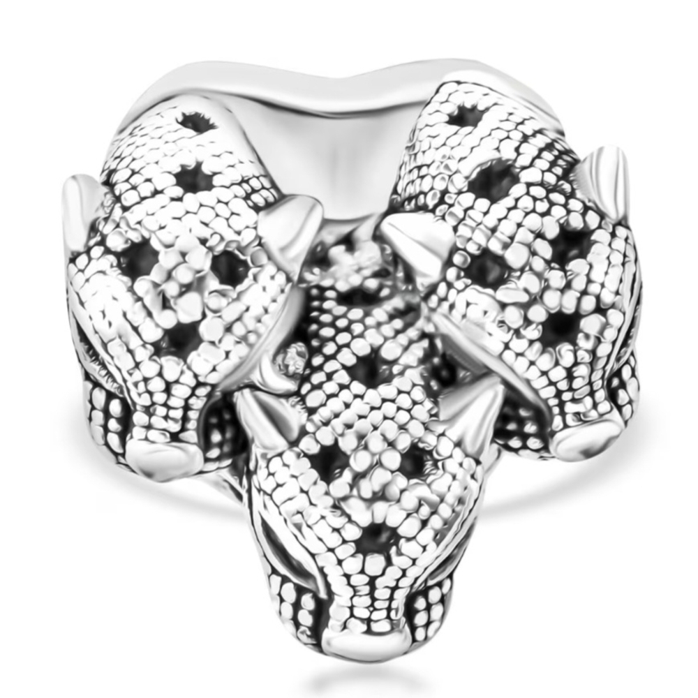 Elegant Silver Panther Ring